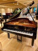 青岛雅马哈钢琴专卖店军艺琴行提供优质服务